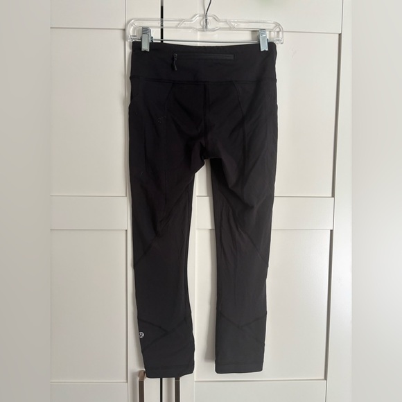 Lululemon Black Leggings Cropped Tights Activewear Athleisure Size 4 - Picture 2 of 5